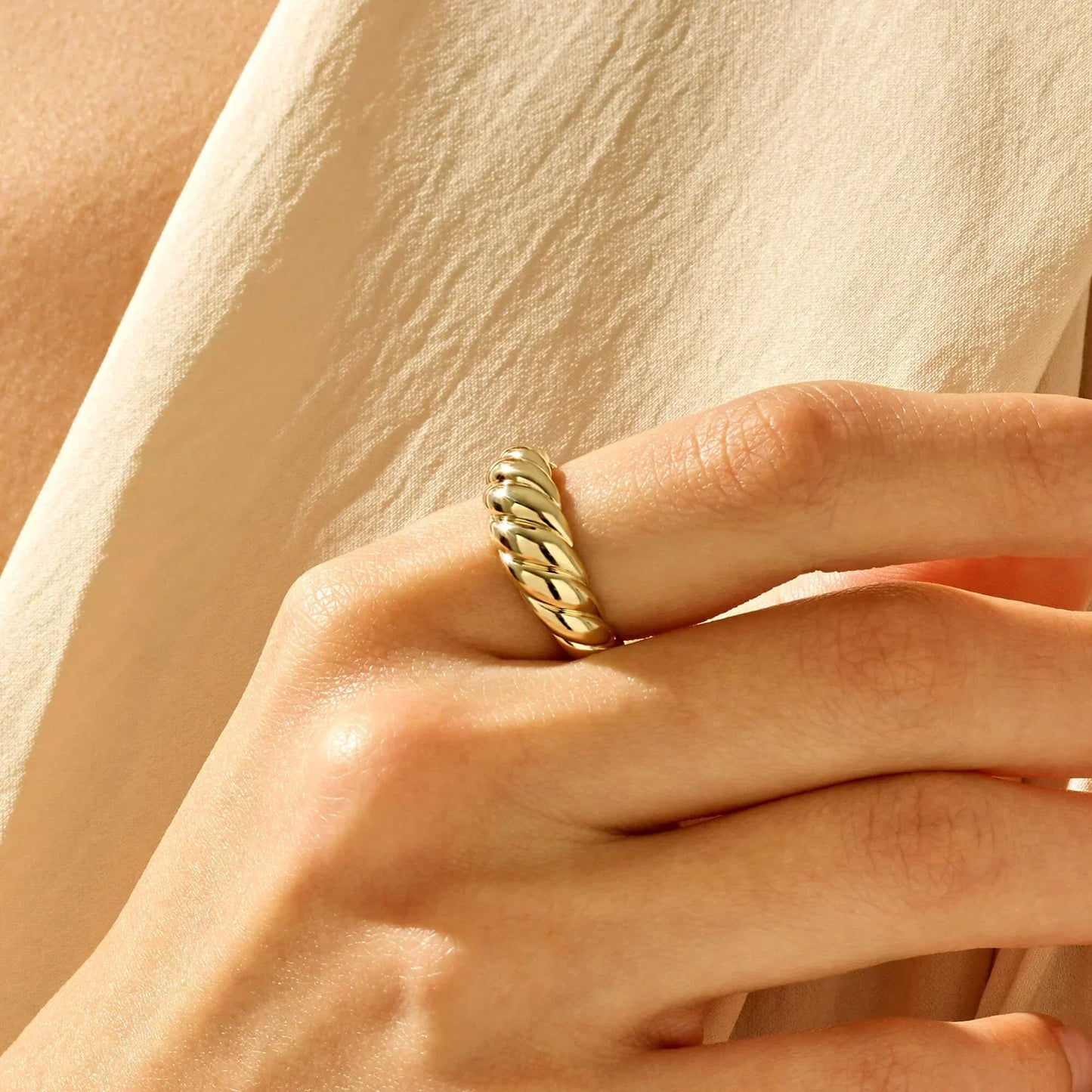 Croissant Ring | Gull