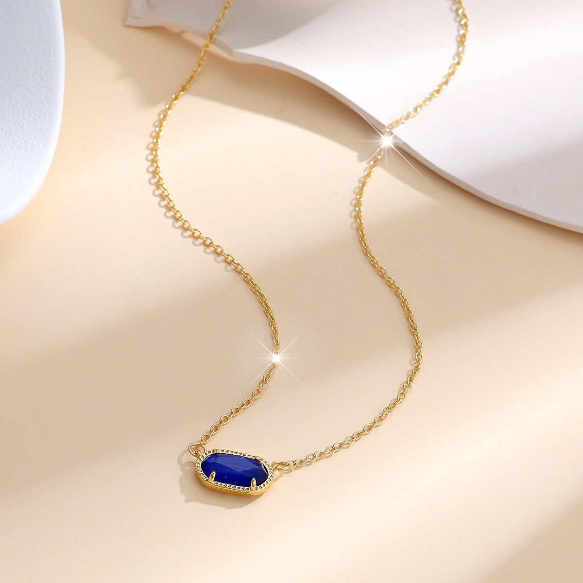 Klassisk Oval Safir Halskjede | Gull