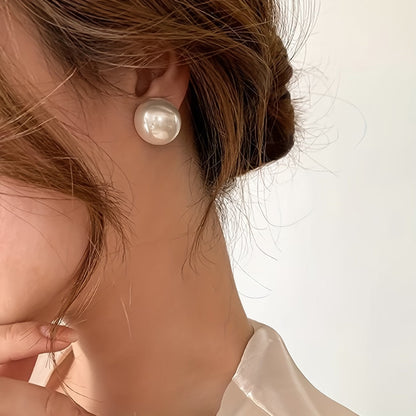Den Statement Perle Stud Øredobber