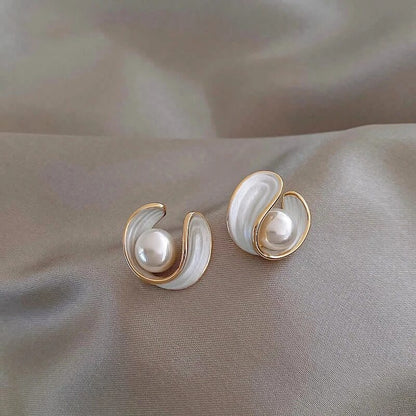 Gull Swirl Perle Stud Øredobber
