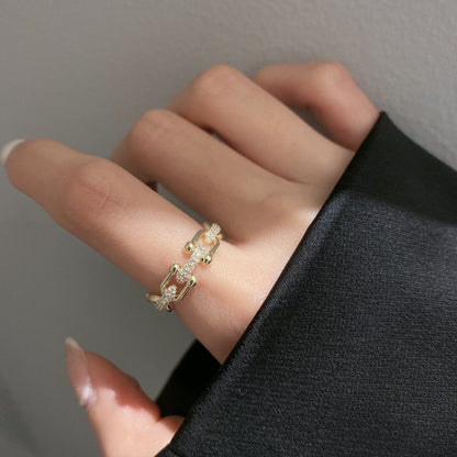 Chloe Gull Ring