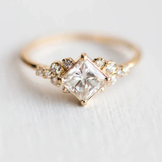 Gull Firkantet Solitaire Ring