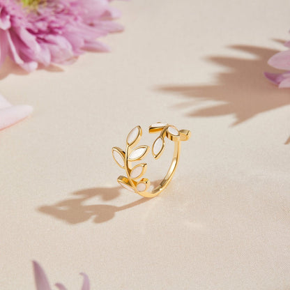 Gull Leaf Motif Ring