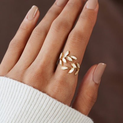 Gull Leaf Motif Ring